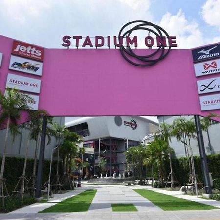 Siam Stadium Hostel Bangkok Exterior photo