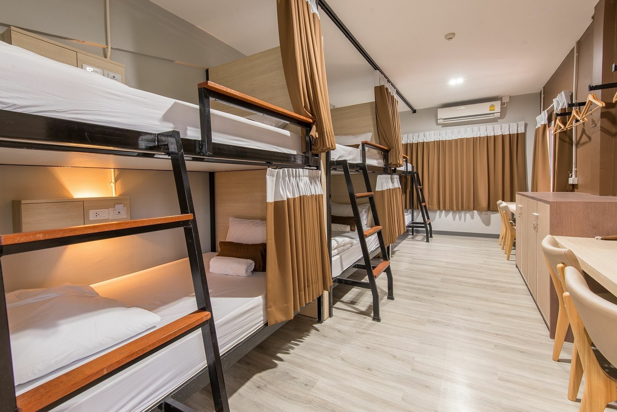 Siam Stadium Hostel Bangkok Exterior photo
