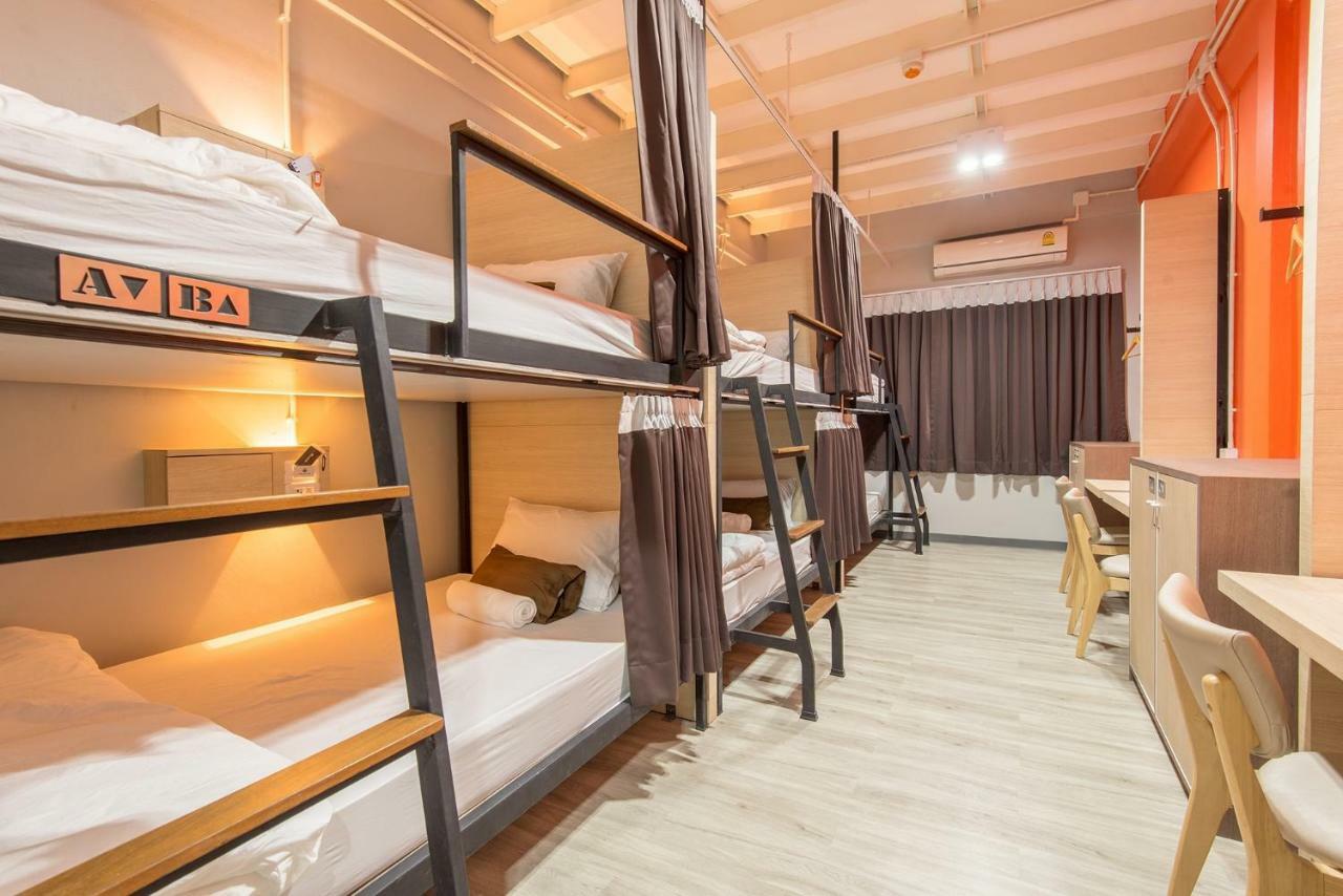Siam Stadium Hostel Bangkok Exterior photo
