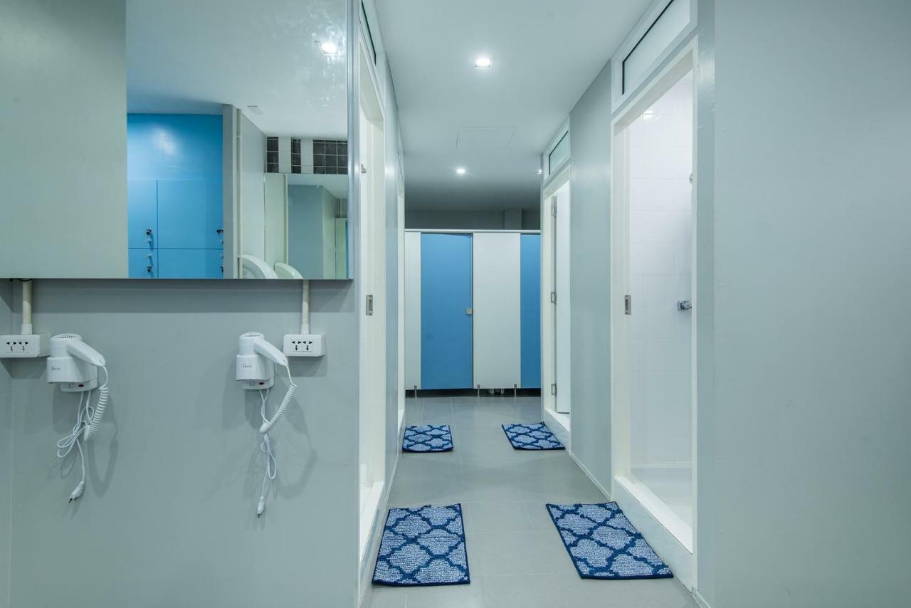 Siam Stadium Hostel Bangkok Exterior photo