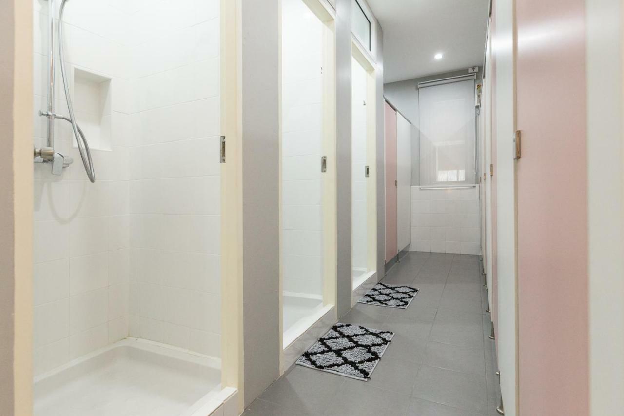 Siam Stadium Hostel Bangkok Exterior photo